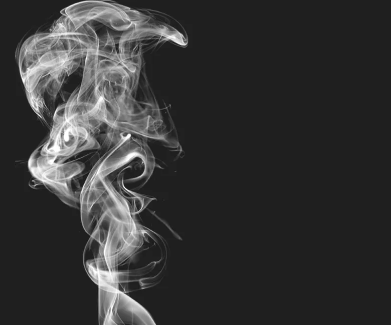 Устраняет неприятные запахи