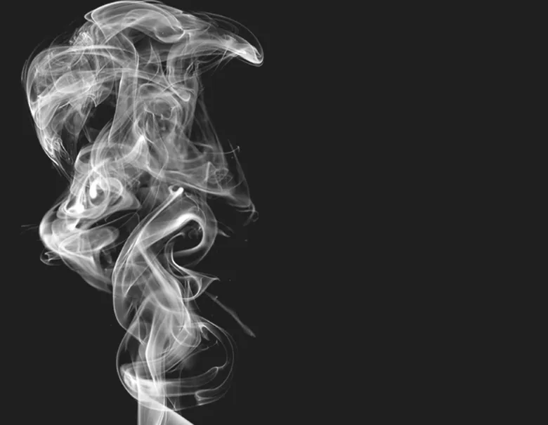 Устраняет неприятные запахи