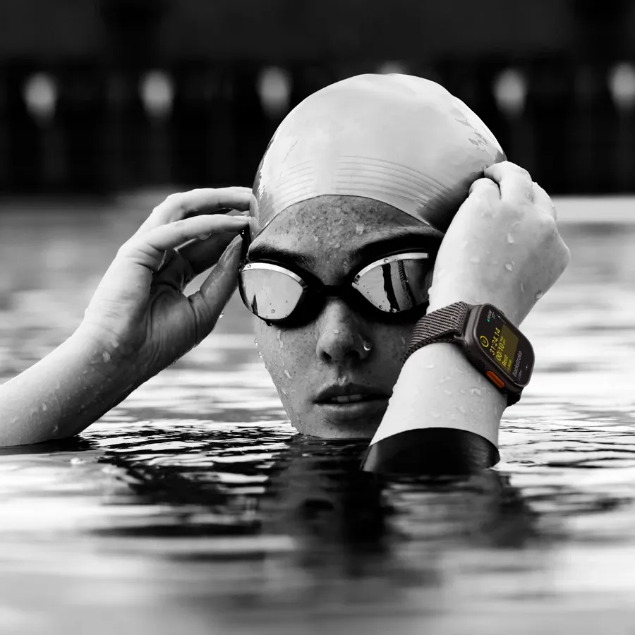 photo 8 - Apple Watch Ultra 2 2024,  Natural Titanium Milanese Loop, M, 49мм, Natural Titanium