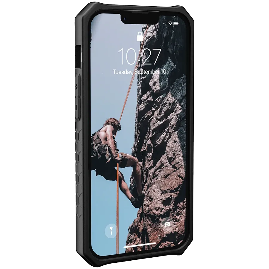 photo 3 - UAG Защитный чехол Monarch  Углеволокно для iPhone 13