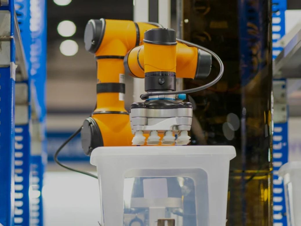 STANDARD PALLETIZING robots