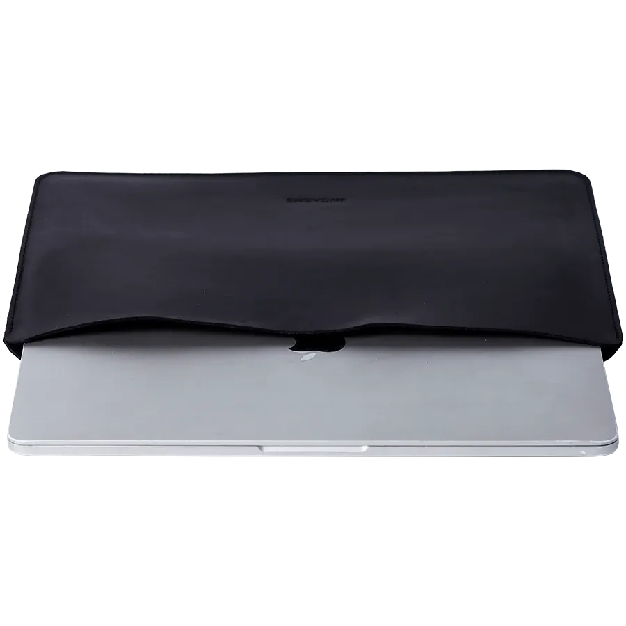 Чехол INCARNE New Gamma Чёрный для MacBook Pro 16/MacBook Pro 15 — Изображение №4