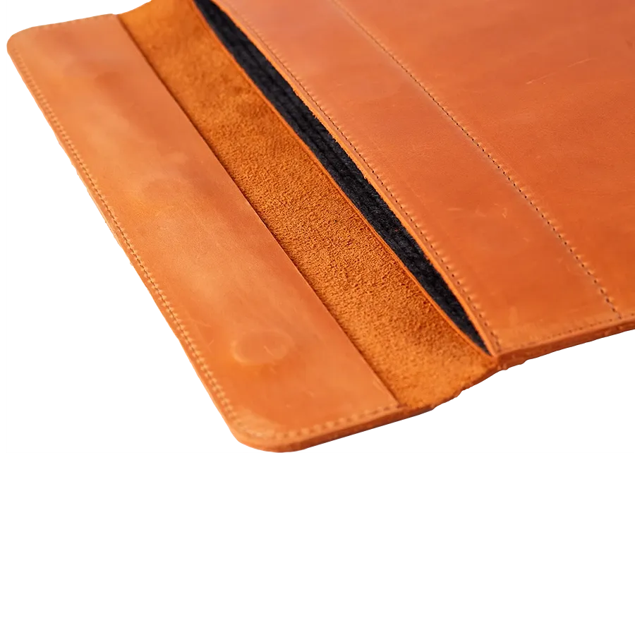 Чехол INCARNE Klouz Cognac для MacBook Air 13/MacBook Pro 13 — Изображение №6